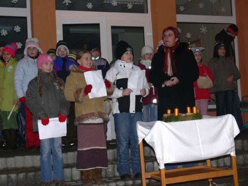 Přehlídka adventních zvyků v podání žáků Základní školy v Lubině sklidila mezi rodiči a příznivci školy zasloužený úspěch. <br/>                                                                            
FOTO: ILONA MAZALOVÁ
