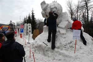 V divácké soutěži zvítězila sněhová socha Sunar Juraje Muchy ze Slovenska, protože si svůj tvar zachovala až do neděle.<br/>     
FOTO: DAVID MACHÁČEK
