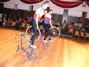 Kopřivnické veřejnosti se bratři Bartůňkovi naposledy představili u příležitosti oslav 100. výročí organizované tělovýchovy ve městě.<br/>                                             
FOTO ARCHIV: ONDŘEJ ZAPLETAL
