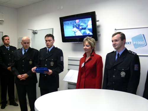V nově otevřené recepci obvodního oddělení Policie ČR v Novém Jičíně přivítá klienty civilní pracovnice. Kopřivničané se takové recepce dočkají v závěru roku.<br/>                
FOTO: DANA HOĎÁKOVÁ
