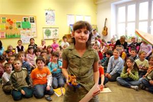 Aneta Busková z třetí třídy triumfovala ve hře na flétnu se skladbou z pohádky Zlatovláska Vez mě, loďko, ke břehu, ve zpěvu se umístila na druhém místě s písní Sladké mámení.<br/>   
FOTO: ILONA MAZALOVÁ
