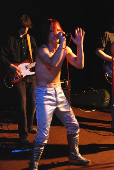 Kopřivnická kapela Nesselsdorf zavírala letošní oslavu Evropského svátku hudby. Letos pořadatelé v programu vsadili hlavně na domácí hudebníky.                                             <br/>
FOTO: DAVID MACHÁČEK
