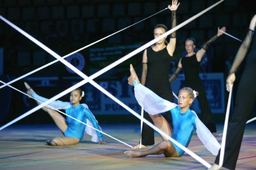 Kopřivnické cvičenky vystoupily na Mezinárodním festivalu sportu pro všechny v Olomouci mimo jiné se skladbou Pavučina.<br/>                                                                         
FOTO: STANISLAVA DRATVOVÁ
