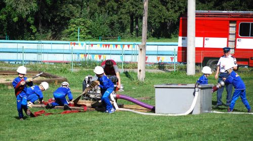Mezi nejmladší účastníky soutěže patřilo domácí družstvo, které ve své kategorii skončilo poslední, ale elán a nasazení byly obrovské.<br/>      
FOTO: D. HOĎÁKOVÁ
