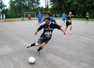 V sobotu 6. září, tedy o týden později, než bylo plánováno, začala III. ligou podzimní část soutěží Klubu malé kopané.<br/>                                                                                            
FOTO: ARCHIV
