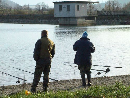 Klidné rybaření na přehradě ve Větřkovicích už téměř rok může být jen snem. Kolem rybářského využívání nádrže se totiž stále vznášejí spory.<br/>                                               
FOTO: DAVID MACHÁČEK
