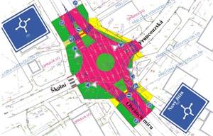 Na křižovatce ulic Školní, Francouzské a Obránců míru je plánována okružní křižovatka. Zda bude realizována v příštím roce, záleží na rozhodnutí zastupitelů Moravskoslezského kraje.<br/> 
REPRO: OSM
