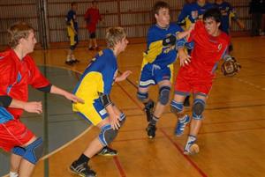 Házenkářskému staršímu dorostu Kopřivnice, který je nováčkem 1. ligy, patří po podzimu 8. příčka. Ta klub těší, zvlášť když bodově je na tom Kopřivnice stejně jako pátá Třeboň.<br/>
FOTO: D. MACHÁČEK
