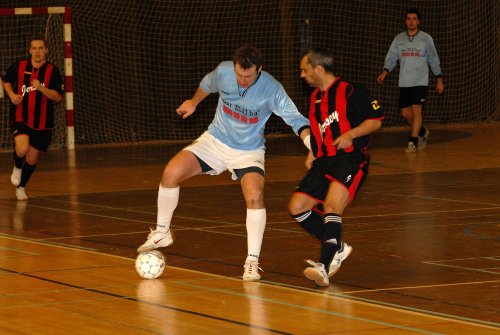 Kopřivnická Lokomotiva Gangsters porazila v šestém turnaji okresního futsalového přeboru New Jersey 4:3 a posunula se ze čtvrté na třetí příčku průběžné tabulky. <br/>                                        
FOTO: DAVID MACHÁČEK
