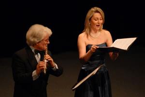 Sopranistka Beata Blašková a flétnista Vítězslav Drápal z Tria Bel Canto vystupují v rámci předposledního koncertu předplatitelské sezony KPH.<br/>         
FOTO: DAVID MACHÁČEK
