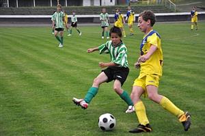 Starší žáci FC Kopřivnice porazili ve stěžejním zápase Frenštát pod Radhoštěm 2:0 a poté už bez větších problémů dokráčeli k vítězství v krajské soutěži.
FOTO: JANA FEILHAUEROVÁ
