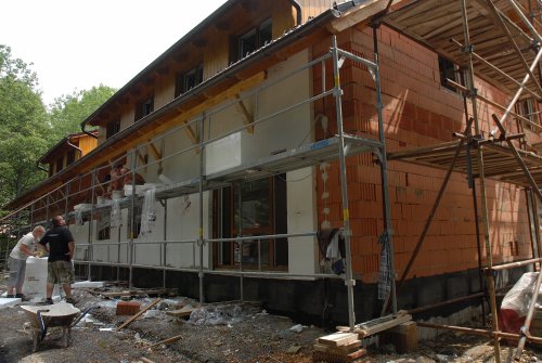 Budoucí skautské centrum v sousedství areálu zdraví už dostalo jasné obrysy. Dokončení je plánováno na podzim.<br/>
FOTO: DAVID MACHÁČEK
