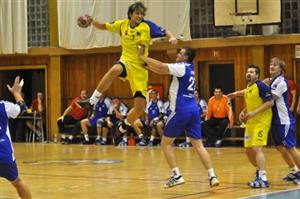 Kopřivnickému Miroslavu Rachačovi se v zápase s Dvorem Králové střelecky dařilo. Soupeři nasázel celkem osm branek, a výrazně tak přispěl k vítězství svého týmu.<br/>
JANA FEILHAUEROVÁ
