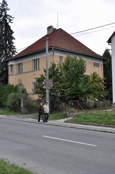 Vila, ve které sídlil úřad práce, je už tři roky prázdná. Během dalších tří let by se ale měla proměnit na chráněné bydlení pro lidi s mentálním postižením.
FOTO: DAVID MACHÁČEK

