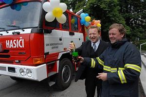 Nové zásahové vozidlo pokřtili zdejší dobrovolní hasiči před dvěma lety. Jeho pořízení bylo rozhodně odůvodněné, počty zásahů jednotky totiž prudce stoupají.
FOTO: DAVID MACHÁČEK