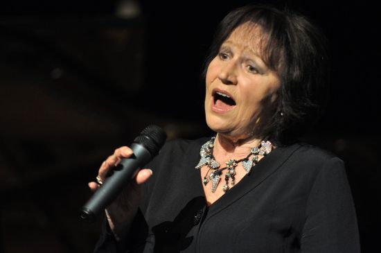 Zpěvačka Marta Kubišová absolvovala před kopřivnickým publikem recitál složený z písní ze 60. let i současnosti.
FOTO: DAVID MACHÁČEK
