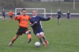 Jan Špaček (vpravo) na podzim patřil k největším oporám kopřivnického fotbalového týmu mužů. Vstřelil celkem třináct branek.
FOTO: JANA FEILHAUEROVÁ
