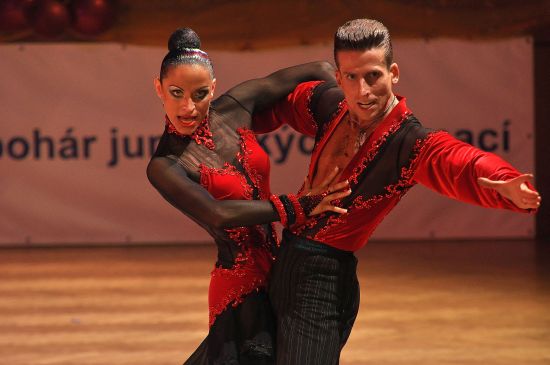 Radim Přádka a Kateřina Kolmanová z TK Orel Telnice se stali vítězi latinskoamerické části 43. ročníku taneční soutěže Tatra. Ta letos přinesla několik novinek, ale zároveň ji poznamenala nižší účast soutěžících.
FOTO: DAVID MACHÁČEK
