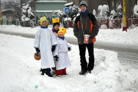 Skupinky Tříkrálových koledníků byly po městě k vidění během celého minulého týdne. Dnes 10. ročník charitativní sbírky vrcholí.
FOTO: DAVID MACHÁČEK

