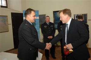 Praporčík Tomáš Buček byl jedním ze dvou kopřivnických policistů oceněných za vynikající práci v loňském roce.
FOTO: DAVID MACHÁČEK
