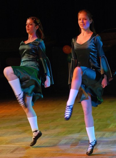 Irskou hudbou, tancem, ale i whisky se minulý pátek v kulturním domě oslavoval svátek tamního patrona svatého Patrika.
FOTO: DAVID MACHÁČEK