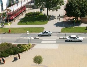 Přechod před bývalým úřadem.
FOTO: RADEK CHVISTEK