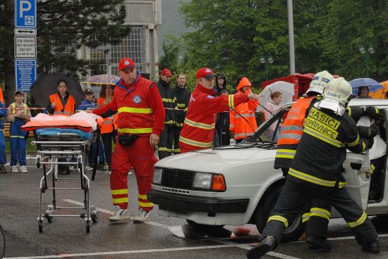 Zásah hasičů a záchranářů u nehody.
FOTO: DAVID MACHÁČEK