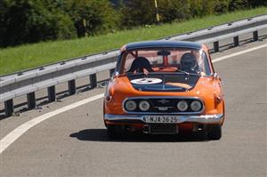 Někdejší slavný jezdec rallye John Haugland testoval na tatrováckém polygonu motor v závodní ’šestsettrojce’ bratří Hajdušků.
FOTO: DAVID MACHÁČEK