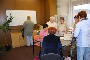 O některé kurzy letošního 9. ročníku Akademie byl takový zájem, že obsazeny byly v den zápisu. Řada studentů tento typ vzdělávání absolvuje po celou dobu jeho existence. 
FOTO: DANA HOĎÁKOVÁ