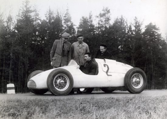 Monopost T607 na historickém snímku z období svého vzniku. Nyní je tento technický unikát krátkodobě zapůjčen v Technickém muzeu v Brně.
FOTO: RMK