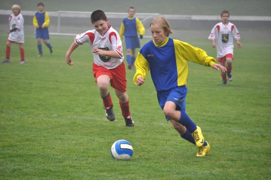 Kopřivnický mladší žák Denis Krupa byl na konci obou akcí, které vedly ke gólu v rýmařovské síti. Zápas 10. kola krajského přeboru skončil remízou 2:2.
FOTO: JANA FEILHAUEROVÁ
