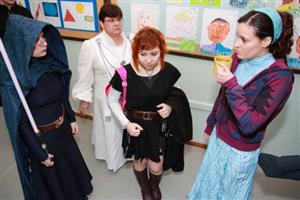 Na 8. ročníku KoprConu se i letos objevilo několik desítek fanoušků v kostýmech svých oblíbených filmových či literárních hrdinů.
FOTO: MARTIN ŘEHÁNEK