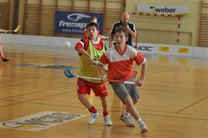 Okresní semifinále Orion Florbal Cupu mladších žáků vyhrála ZŠ dr. M. Horákové, která sice ve skupině prohrála se ZŠ E. Zátopka vysoko 0:5, ve finále ale byla lepší.
FOTO: J. FEILHAUEROVÁ