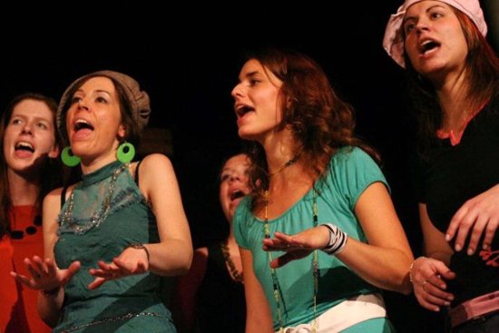 Pražský smíšený sbor Gospel Limited na svém předvánočním koncertu v kopřivnickém kulturním domě představí posluchačům tak trochu jiné pojetí duchovní hudby.               
FOTO: GOSPEL LIMITED