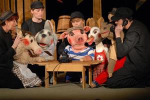 Inscenací pohádkové hry Koza Róza se na jeviště loutkového divadla po delší době vrátil zdejší loutkoherecký soubor Rolnička.
FOTO: DAVID MACHÁČEK