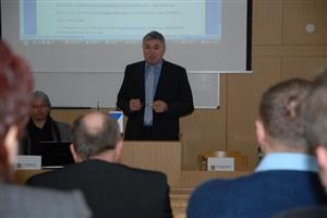 Hejtman Moravskoslezského kraje Jaroslav Palas představil v Novém Jičíně zástupcům obcí a institucí nově zřízené zastoupení kraje při Evropské unii v Bruselu.
FOTO: DAVID MACHÁČEK