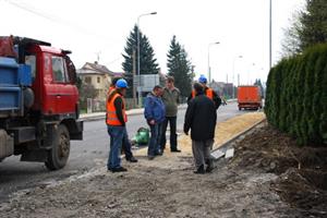 Až do zprovoznění komunikace na Frenštát budou probíhat pravidelné kontroly provedených stavebních prací, aby se předešlo pozdějším reklamacím.
FOTO: DANA HOĎÁKOVÁ