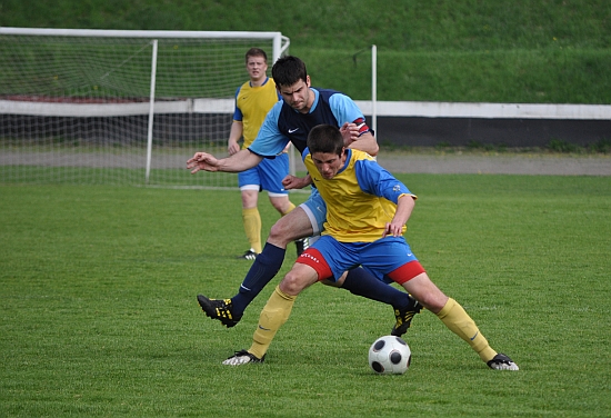 Kopřivnický útočník Petr Okřesík se na sklonku první půle duelu se Skotnicí dostal do obrovské šance, gól z ní však nepadl, a jeho tým se nakonec musel smířit s porážkou 3:1.        
FOTO: J. FEILHAUEROVÁ