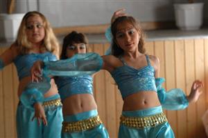 Orientální tanečnice od nejmenších až po zkušené lektorky soutěžily minulou sobotu v Kopřivnici na  akci s názvem Světlo orientu.
FOTO: DAVID MACHÁČEK