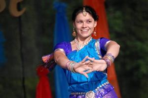 Vendula Uhýrková a její bollywoodské choreografie patřily k tomu nejlepšímu, co nabídl vydařený 4. ročník festivalu Šostýnská Venuše. 
FOTO: DAVID MACHÁČEK