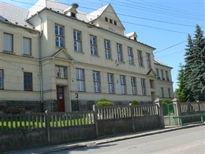 V Ženklavě o víkendu slavili 85 let od založení místní základní školy. Ta byla dlouho detašovaným pracovištěm štramberské základky, teprve v osmdesátých letech se osamostatnila.
FOTO: ILONA MAZALOVÁ