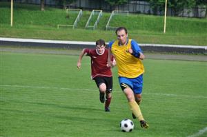 Záložník Michal Mička přispěl k sobotnímu důležitému vítězství fotbalistů Kopřivnice nad Mořkovem  brankou, jíž zvýšil na 2:0.
FOTO: JANA FEILHAUEROVÁ