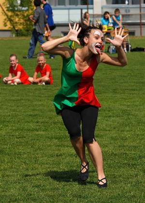 Také nejrůznější vystoupení žáků byly součástí oslav 20. výročí existence ZŠ 17. listopadu. Na akci Přijďte se k nám podívat dorazilo zhruba osm set lidí.
FOTO: DAVID MACHÁČEK