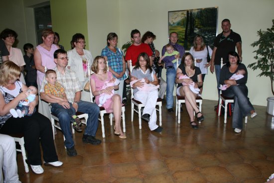 Hned třikrát vítal starosta Josef Jalůvka v obřadní síni nové občánky města. Řady Kopřivničanů tak rozšířilo 18 děvčátek a 13 chlapců. 
FOTO: LENKA KROUPOVÁ