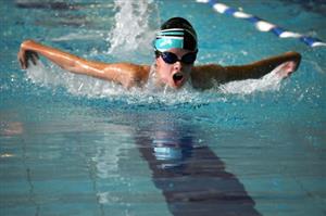 Barbora Podzimková z Příbrami obsadila na M ČR mladšího žactva, které hostila Kopřivnice, v sobotním závodě na 200 m PZ celkové deváté místo. 
FOTO: JANA FEILHAUEROVÁ