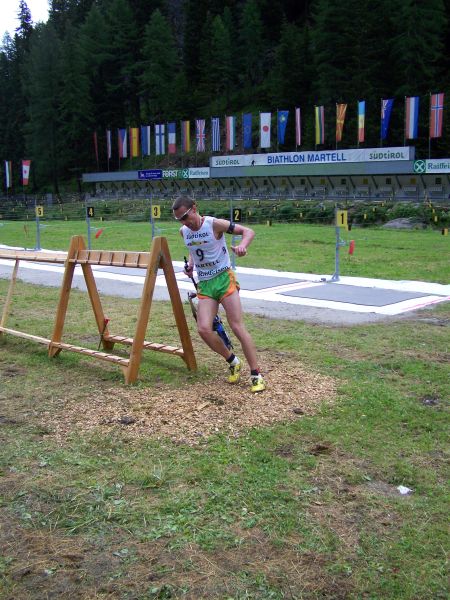 Takto si počínal Václav Bitala na ME v letním biatlonu, které se konalo v italském Martellu. Dovezl si odtud bronz, který získal jako člen smíšené české štafety. 
FOTO: ADAM PŘIBYL