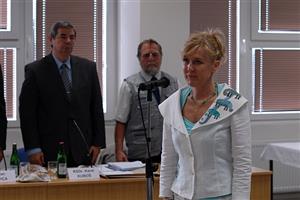 Michaela Kopřivová složila zastupitelský slib, jako druhý náhradník zvolený za KDU-ČSL. O pár minut později byla zvolena také do rady města.
FOTO: DAVID MACHÁČEK