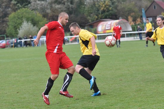 Kapitán Štramberka Jiří Zátopek (na snímku) patří k nejlepším střelcům mužstva. V sobotu se neprosadil, přesto jeho tým vyhrál nad Sedlnicemi vysoko 6:0.
FOTO: JANA FEILHAUEROVÁ