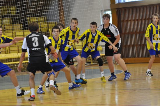 Mladší dorost KH Kopřivnice porazil na domácí palubovce Strakonice rozdílem třinácti branek a i díky tomu vévodí tabulce I. ligy.
FOTO: JANA FEILHAUEROVÁ