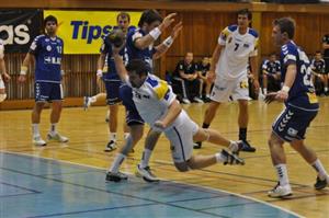 Jiří Gřes dal sice v utkání s Plzní jen dvě branky, ale jako vždy patřil především k tahounům kopřivnické obrany. I jeho zásluhou získala Kopřivnice cenný bod.
FOTO: JANA FEILHAUEROVÁ